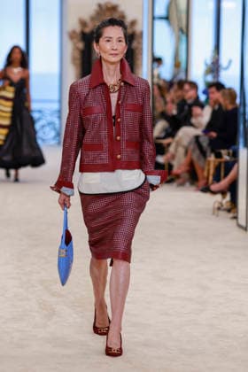 Chanel Collection Croisière 2026 2027 Chanel Cruise fashion show at the Casino municipal de Biarritz, France, on April 28, 2026 Olivier Borde Bestimage A model walks the runway at the Chanel Cruise 2025 fashion show at the Biarritz Municipal Casino, France, on April 28, 2026 Biarritz France  Copyright: xOLIVIERxBORDEx xBESTIMAGExOLIVIERxBORDEx xBESTIMAGEx