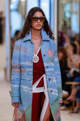 Chanel Collection Croisière 2026 2027 Chanel Cruise fashion show at the Casino municipal de Biarritz, France, on April 28, 2026 Olivier Borde Bestimage A model walks the runway at the Chanel Cruise 2025 fashion show at the Biarritz Municipal Casino, France, on April 28, 2026 Biarritz France  Copyright: xOLIVIERxBORDEx xBESTIMAGExOLIVIERxBORDEx xBESTIMAGEx