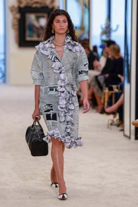 Chanel Collection Croisière 2026 2027 Chanel Cruise fashion show at the Casino municipal de Biarritz, France, on April 28, 2026 Olivier Borde Bestimage A model walks the runway at the Chanel Cruise 2025 fashion show at the Biarritz Municipal Casino, France, on April 28, 2026 Biarritz France  Copyright: xOLIVIERxBORDEx xBESTIMAGExOLIVIERxBORDEx xBESTIMAGEx