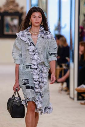 Chanel Collection Croisière 2026 2027 Chanel Cruise fashion show at the Casino municipal de Biarritz, France, on April 28, 2026 Olivier Borde Bestimage A model walks the runway at the Chanel Cruise 2025 fashion show at the Biarritz Municipal Casino, France, on April 28, 2026 Biarritz France  Copyright: xOLIVIERxBORDEx xBESTIMAGExOLIVIERxBORDEx xBESTIMAGEx