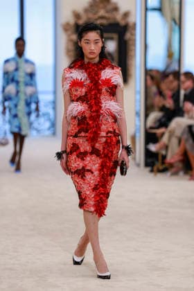 Chanel Collection Croisière 2026 2027 Chanel Cruise fashion show at the Casino municipal de Biarritz, France, on April 28, 2026 Olivier Borde Bestimage A model walks the runway at the Chanel Cruise 2025 fashion show at the Biarritz Municipal Casino, France, on April 28, 2026 Biarritz France  Copyright: xOLIVIERxBORDEx xBESTIMAGExOLIVIERxBORDEx xBESTIMAGEx