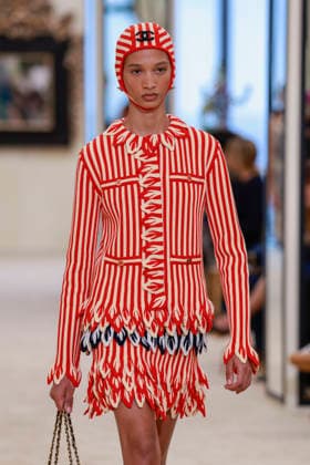 Chanel Collection Croisière 2026 2027 Chanel Cruise fashion show at the Casino municipal de Biarritz, France, on April 28, 2026 Olivier Borde Bestimage A model walks the runway at the Chanel Cruise 2025 fashion show at the Biarritz Municipal Casino, France, on April 28, 2026 Biarritz France  Copyright: xOLIVIERxBORDEx xBESTIMAGExOLIVIERxBORDEx xBESTIMAGEx