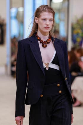 Chanel Collection Croisière 2026 2027 Chanel Cruise fashion show at the Casino municipal de Biarritz, France, on April 28, 2026 Olivier Borde Bestimage A model walks the runway at the Chanel Cruise 2025 fashion show at the Biarritz Municipal Casino, France, on April 28, 2026 Biarritz France  Copyright: xOLIVIERxBORDEx xBESTIMAGExOLIVIERxBORDEx xBESTIMAGEx