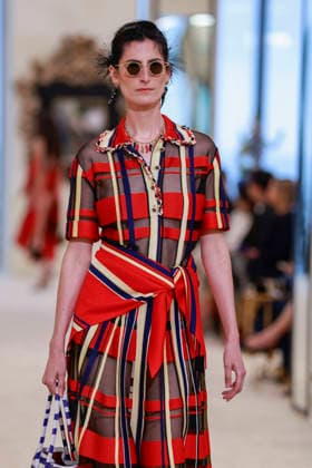 Chanel Collection Croisière 2026 2027 Chanel Cruise fashion show at the Casino municipal de Biarritz, France, on April 28, 2026 Olivier Borde Bestimage A model walks the runway at the Chanel Cruise 2025 fashion show at the Biarritz Municipal Casino, France, on April 28, 2026 Biarritz France  Copyright: xOLIVIERxBORDEx xBESTIMAGExOLIVIERxBORDEx xBESTIMAGEx
