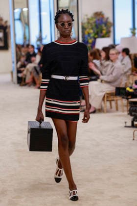 Chanel Collection Croisière 2026 2027 Chanel Cruise fashion show at the Casino municipal de Biarritz, France, on April 28, 2026 Olivier Borde Bestimage A model walks the runway at the Chanel Cruise 2025 fashion show at the Biarritz Municipal Casino, France, on April 28, 2026 Biarritz France  Copyright: xOLIVIERxBORDEx xBESTIMAGExOLIVIERxBORDEx xBESTIMAGEx