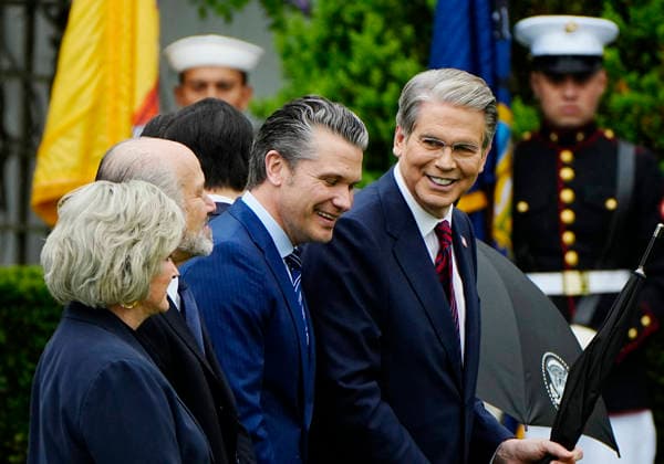 Secretary of the Treasury Scott Bessent, Secretary of Defense Pete Hegseth, Secretary of Commerce Howard Lutnick and White House Chief of Staff Susie Wiles (R to L) take their places before Britain s King Charles III and Queen Camilla are greeted by President Donald Trump and First Lady Melania Trump at an official welcoming ceremony at the White House in Washington DC on Tuesday, April 28, 2026. The king is on a four-day state visit to the U.S. and will stop in New York and Washington, where he will meet with U.S. officials and deliver an address to Congress.  WAP20260428902 BONNIExCASH