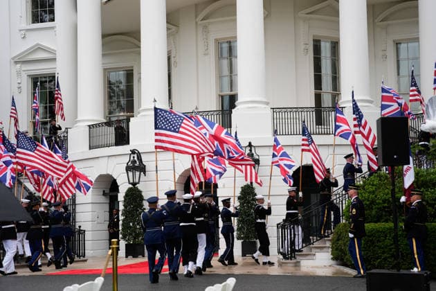 April 28, 2026, Washington, District Of Columbia, USA: Troops get into position prior to the State arrival ceremony honoring King Charles III and Queen Camilla on the South Lawn of the White House in Washington, DC, USA, on April 28, 2026 in Washington, DC, USA Washington USA - ZUMAs152 20260428_faa_s152_003 Copyright: xYurixGripasx-xPoolxviaxCNPx
