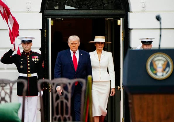 President Donald Trump and First Lady Melania Trump arrive to greet Britain s King Charles III and Queen Camilla at an official welcoming ceremony at the White House in Washington DC on Tuesday, April 28, 2026. The king is on a four-day state visit to the U.S. and will stop in New York and Washington, where he will meet with U.S. officials and deliver an address to Congress.  WAP20260428904 BONNIExCASH