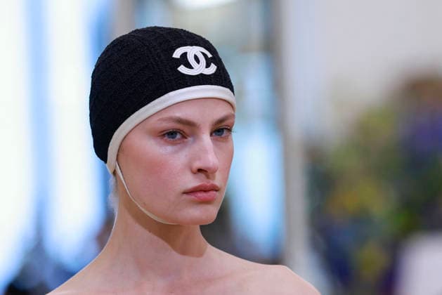 Chanel N°2 Collection Croisière 2026 2027 Chanel Cruise fashion show at the Biarritz Municipal Casino, April 28, 2026 Olivier Borde Betimage A model walks the runway at the Chanel Cruise 2025 fashion show at the Biarritz Municipal Casino, France, on April 28, 2026 Biarritz France  Copyright: xOLIVIERxBORDEx xBESTIMAGExOLIVIERxBORDEx xBESTIMAGEx