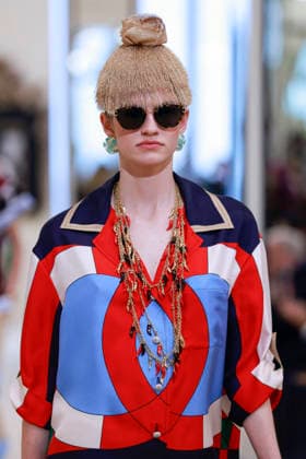 Chanel N°2 Collection Croisière 2026 2027 Chanel Cruise fashion show at the Biarritz Municipal Casino, April 28, 2026 Olivier Borde Betimage A model walks the runway at the Chanel Cruise 2025 fashion show at the Biarritz Municipal Casino, France, on April 28, 2026 Biarritz France  Copyright: xOLIVIERxBORDEx xBESTIMAGExOLIVIERxBORDEx xBESTIMAGEx
