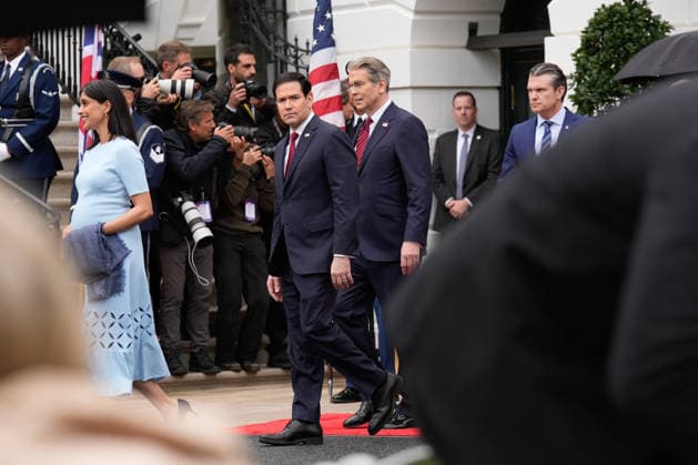 April 28, 2026, Washington, District Of Columbia, USA: United States Secretary of State Marco Rubio, US Secretary of the Treasury Scott Bessent, and US Secretary of War Pete Hegseth arrive for the state arrival ceremony of King Charles III and Queen Camilla on the South Lawn of the White House on April 28, 2026 in Washington, DC Washington USA  - ZUMAs152 20260428_faa_s152_009 Copyright: xYurixGripasx-xPoolxviaxCNPx