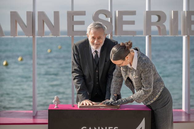 Francis Huster seen for handprinting during the Zodiaque photocall in Hotel Majestic Beach during 9th CanneSeries festival in Cannes, France on April 28, 2026 Photo by Loran Mafar Starface 455461 2026 04 28 Cannes France  Copyright: xLoranxMafarx xStarfacex STAR_455461_019