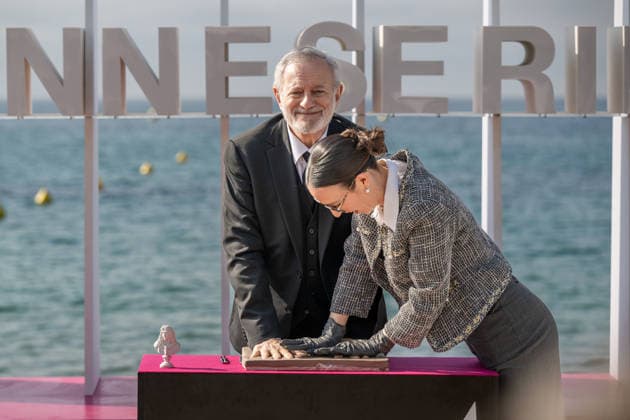 Francis Huster seen for handprinting during the Zodiaque photocall in Hotel Majestic Beach during 9th CanneSeries festival in Cannes, France on April 28, 2026 Photo by Loran Mafar Starface 455461 2026 04 28 Cannes France  Copyright: xLoranxMafarx xStarfacex STAR_455461_020