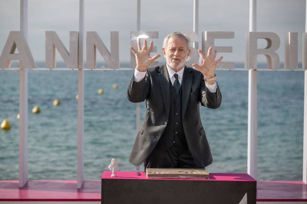 Francis Huster seen for handprinting during the Zodiaque photocall in Hotel Majestic Beach during 9th CanneSeries festival in Cannes, France on April 28, 2026 Photo by Loran Mafar Starface 455461 2026 04 28 Cannes France  Copyright: xLoranxMafarx xStarfacex STAR_455461_024