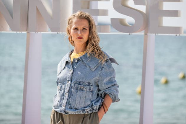 Deborah Krey attends the L or bleu photocall in Hotel Majestic Beach during 9th CanneSeries festival in Cannes, France on April 28, 2026 Photo by Loran Mafar Starface 455461 2026 04 28 Cannes France  Copyright: xLoranxMafarx xStarfacex STAR_455461_054