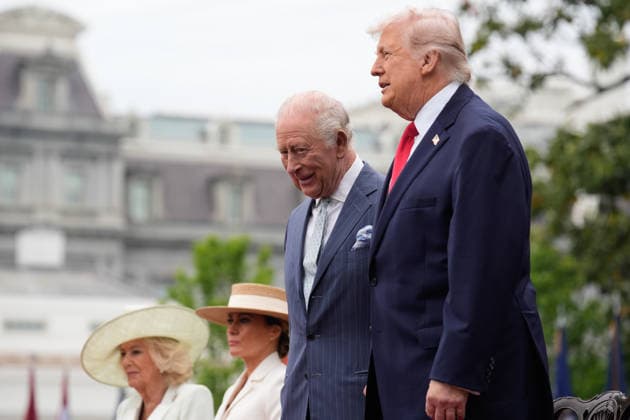 United States President Donald J Trump and King Charles III of the United Kingdom of Great Britain and Northern Ireland after reviewing the troops during a State Arrival Ceremony on the South Lawn of the White House in Washington, DC, USA, on April 28, 2026. Copyright: xYurixGripasx xPoolxviaxCNP MediaPunchx