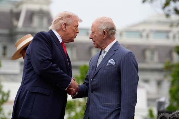 United States President Donald J Trump and King Charles III of the United Kingdom of Great Britain and Northern Ireland shake hands during a State Arrival ceremony on the South Lawn of the White House in Washington, DC, USA, on April 28, 2026. Copyright: xYurixGripasx xPoolxviaxCNP MediaPunchx