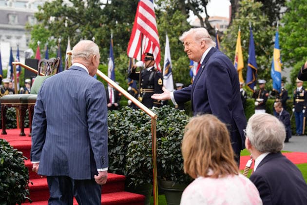 April 28, 2026, Washington, District Of Columbia, USA: United States President Donald J Trump and King Charles III of the United Kingdom of Great Britain and Northern Ireland after reviewing the troops during a State Arrival Ceremony on the South Lawn of the White House in Washington, DC, USA, on March 28, 2026 Washington USA - ZUMAs152 20260428_faa_s152_055 Copyright: xYurixGripasx-xPoolxviaxCNPx