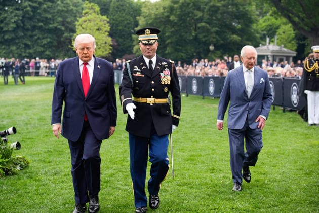 April 28, 2026, Washington, District Of Columbia, USA: United States President Donald J Trump and King Charles III of the United Kingdom of Great Britain and Northern Ireland review the troops during a State Arrival Ceremony on the South Lawn of the White House in Washington, DC, USA, on March 28, 2026 Washington USA - ZUMAs152 20260428_faa_s152_056 Copyright: xYurixGripasx-xPoolxviaxCNPx