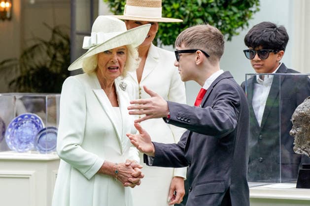 First Lady Melania Trump and Queen Camilla Meet Students at the White House WASHINGTON, DC - APRIL 28: U.S. First Lady Melania Trump and the United Kingdom’s Queen Camilla attend an event with students on Tuesday, April 28, 2026 at the White House in Washington, D.C.Photo by Maxine Wallace Pool ABACAPRESS.COM Washington DC United States  Copyright: xPool ABACAx