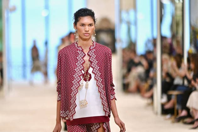 Chanel Cruise 2026 27 - Runway A model walks the runway at the Chanel Cruise 2026-2027 fashion show at Casino Municipal in Biarritz, France on April 28, 2026. Photo by Franck Castel ABACAPRESS.COM Biarritz France  Copyright: xCastelxFranck ABACAx
