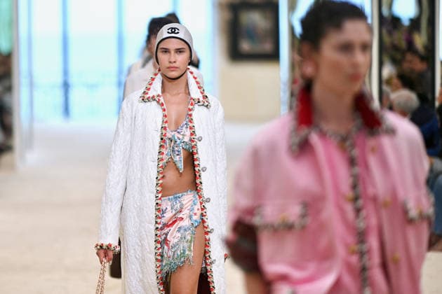Chanel Cruise 2026 27 - Runway A model walks the runway at the Chanel Cruise 2026-2027 fashion show at Casino Municipal in Biarritz, France on April 28, 2026. Photo by Franck Castel ABACAPRESS.COM Biarritz France  Copyright: xCastelxFranck ABACAx