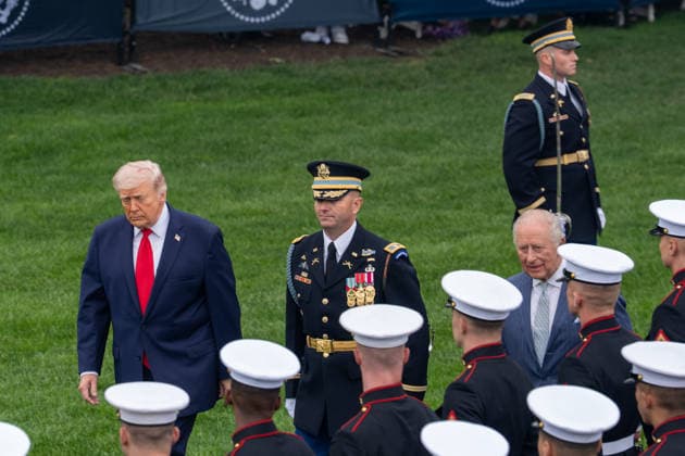 April 28, 2026, Washington, Dc, United States: President Donald Trump welcomes King Charles III of the United Kingdom to the White House for a formal State Visit on April 28, 2026. Washington United States - ZUMAl312 20260428_znp_l312_010 Copyright: xAndrewxLeydenx