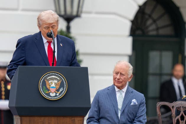 April 28, 2026, Washington, Dc, United States: President Donald Trump welcomes King Charles III of the United Kingdom to the White House for a formal State Visit on April 28, 2026. Washington United States  - ZUMAl312 20260428_znp_l312_019 Copyright: xAndrewxLeydenx