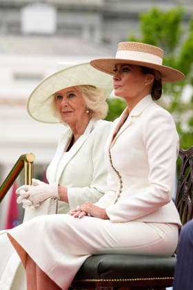 April 28, 2026, Washington, District Of Columbia, USA: Queen Camilla of the United Kingdom of Great Britain and Northern Ireland and first lady Melania Trump during a State Arrival Ceremony on the South Lawn of the White House in Washington, DC, USA, on April 28, 2026 Washington USA - ZUMAs152 20260428_faa_s152_074 Copyright: xYurixGripasx-xPoolxviaxCNPx