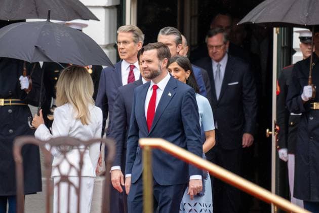 April 28, 2026, Washington, District Of Columbia, USA: Vice President JD VANCE walks out of the White House before the state arrival ceremony. Washington USA  - ZUMAs365 20260428_znp_s365_005 Copyright: xJoeyxSussmanx