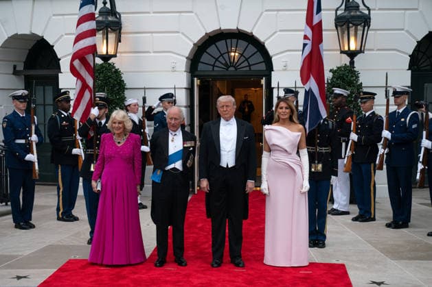 U.S. President Donald Trump and First Lady Melania Trump pose King Charles II of Great Britain and Queen Camilla before a State Dinner on Tuesday, April 28, 2026 at the White House in Washington, DC.  WAX20260428203 MaxinexWallace