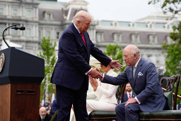 Trumps Welcome King Charles III and Queen Camilla United States President Donald J Trump and King Charles III of the United Kingdom of Great Britain and Northern Ireland shake hands during a State Arrival ceremony on the South Lawn of the White House in Washington, DC, USA, on March 28, 2026. Credit: CNP AdMedia Washington District of Columbia United States of America EDITORIAL USE ONLY  Copyright: xx AdMediax admphotostwo985414