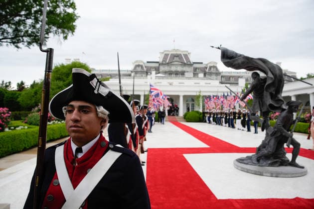 Trumps Welcome King Charles III and Queen Camilla Troops perform during a state arrival ceremony in the Rose Garden of the White House in Washington, DC, USA, on April 28, 2026. Credit: CNP AdMedia Washington District of Columbia United States of America EDITORIAL USE ONLY  Copyright: xx AdMediax admphotostwo985419