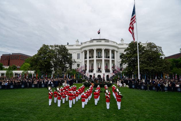 Trumps Welcome King Charles III and Queen Camilla From left to right: Queen Camilla, King Charles III of the United Kingdom of Great Britain and Northern Ireland, United States President Donald J Trump and first lady Melania Trump pose on the Blue Room Balcony at the conclusion of a state arrival ceremony on the South Lawn of the White House in Washington, DC, USA, on April 28, 2026. Credit: Allison Robbert Pool via CNP Washington District of Columbia United States of America EDITORIAL USE ONLY  Copyright: xx AdMediax admphotostwo985440