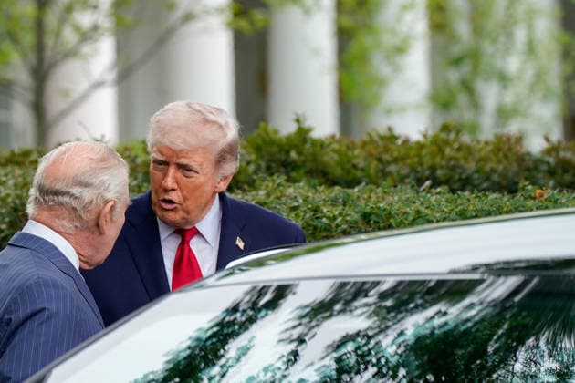 Trumps Welcome King Charles III and Queen Camilla WASHINGTON, DC - APRIL 28: United States President Donald J Trump says goodbye to The United Kingdom™s King Charles III after a ceremonial visit on Tuesday, April 28, 2026 at the White House in Washington, D.C. King Charles is expected to make a joint address to Congress before returning for a State Dinner in the evening. Credit: Maxine Wallace Pool via CNP Washington District of Columbia United States of America EDITORIAL USE ONLY  Copyright: xx AdMediax admphotostwo985473