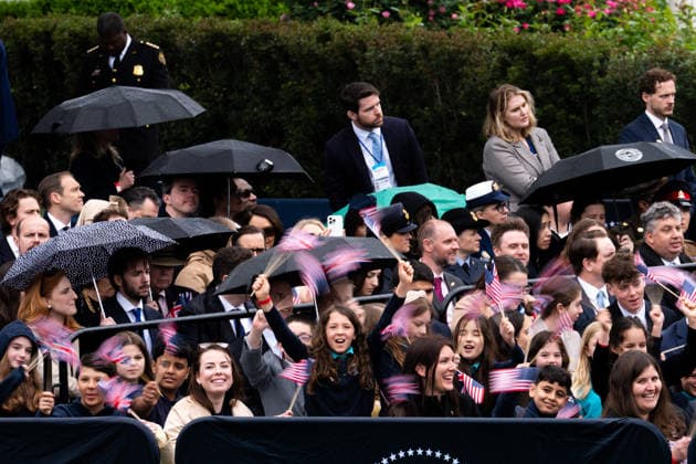 Trumps Welcome King Charles III and Queen Camilla WASHINGTON, DC - APRIL 28: Spectators at the State Arrival Ceremony for Queen Camilla, King Charles III of the United Kingdom of Great Britain and Northern Ireland, hosted by United States President Donald J Trump and first lady Melania Trump on the South Lawn of the White House in Washington, DC, USA, on April 28, 2026. Credit: Allison Robbert Pool via CNP Washington District of Columbia United States of America EDITORIAL USE ONLY  Copyright: xx AdMediax admphotostwo985479