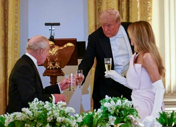 President Donald Trump and First Lady Melania Trump toast King Charles at the state dinner for King Charles at the White House on Tuesday, April 28, 2026 in Washington, DC. Charles spoke to a joint session of Congress earlier in the day, and attended several events with U.S. President Donald Trump.  WAX20260428207 CraigxHudson