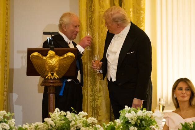 President Donald Trump and Great Britain s King Charles toast one another after giving remarks during a state dinner with President Donald Trump and First Lady Melania Trump at the White House on Tuesday, April 28, 2026 in Washington, DC. Charles spoke to a joint session of Congress earlier in the day, and attended several events with U.S. President Donald Trump.  WAX20260428221 CraigxHudson