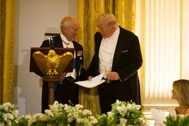 President Donald Trump and Great Britain s King Charles confer with one another after giving remarks during a state dinner with President Donald Trump and First Lady Melania Trump at the White House on Tuesday, April 28, 2026 in Washington, DC. Charles spoke to a joint session of Congress earlier in the day, and attended several events with U.S. President Donald Trump.  WAX20260428224 CraigxHudson