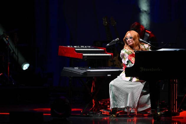 Tori Amos Performs At L Olympia - Paris Tori Amos performs at the l Olympia in Paris, France on April 28, 2026. Photo by Christophe Meng ABACAPRESS.COM Paris Ile-de-France France  Copyright: xMengxChristophe ABACAx