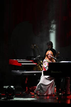 Tori Amos Performs At L Olympia - Paris Tori Amos performs at the l Olympia in Paris, France on April 28, 2026. Photo by Christophe Meng ABACAPRESS.COM Paris Ile-de-France France  Copyright: xMengxChristophe ABACAx