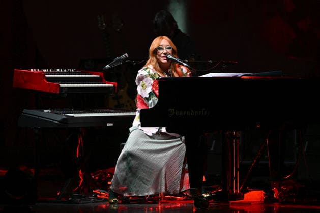 Tori Amos Performs At L Olympia - Paris Tori Amos performs at the l Olympia in Paris, France on April 28, 2026. Photo by Christophe Meng ABACAPRESS.COM Paris Ile-de-France France  Copyright: xMengxChristophe ABACAx