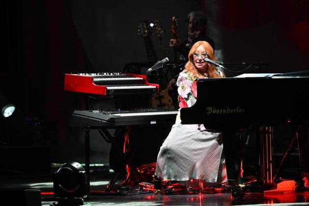 Tori Amos Performs At L Olympia - Paris Tori Amos performs at the l Olympia in Paris, France on April 28, 2026. Photo by Christophe Meng ABACAPRESS.COM Paris Ile-de-France France  Copyright: xMengxChristophe ABACAx