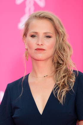 The 9th Canneseries International Festival - Pink Carpet - Closing Ceremony Déborah Krey attends the pink carpet ahead of the closing ceremony of the 9th edition of the Cannes International Series Festival (Canneseries) in Cannes, southern France, on April 28, 2026. Photo by ShootPix ABACAPRESS.COM Nice Provence-Alpes-Cote d Azur France  Copyright: xShootpix ABACAx
