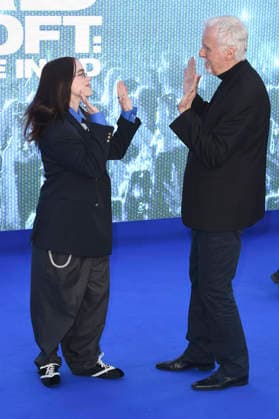 Billie Eilish and James Cameron at the premiere of the 3D concert film Billie Eilish Hit Me Hard and Soft The Tour at Odeon Luxe Leicester Square London, 28 04 2026 Foto:xS.xVasx xFuturexImagex eilish_6441