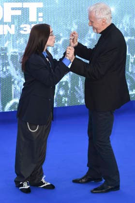 Billie Eilish and James Cameron at the premiere of the 3D concert film Billie Eilish Hit Me Hard and Soft The Tour at Odeon Luxe Leicester Square London, 28 04 2026 Foto:xS.xVasx xFuturexImagex eilish_6443