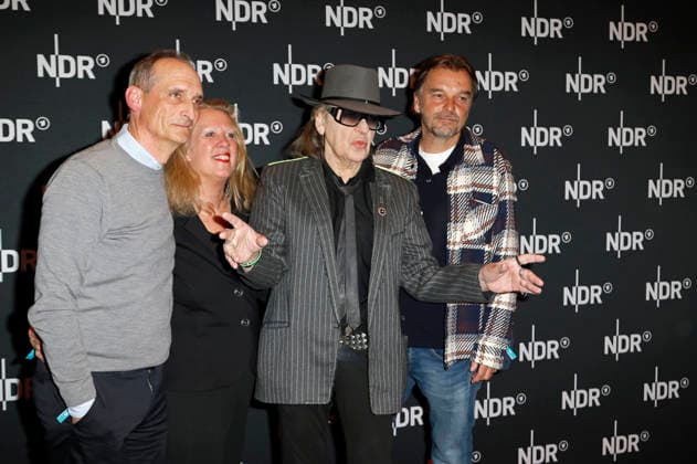Guest, Christiane Hintz, Udo Lindenberg and Marc Brasse at the premiere of the ARD documentary Udo Rebell Rockstar Icon in the Astor Filmlounge Hafencity Hamburg, 28 04 2026 Foto:xC.xTamckex xFuturexImagex udo_6413