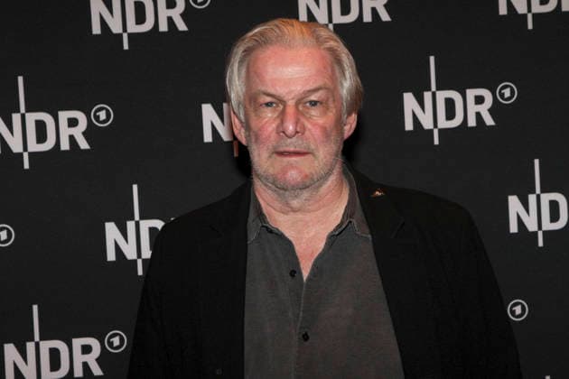 ABB LINDENBERG Max Herbrechter, on the red carpet at the Kino Welt Premiere of ARD Dekou UDO Rebell Rockstar Icon at Astor Filmlounge in Hafencity on April 28, 2026 in Hamburg Hamburg Germany