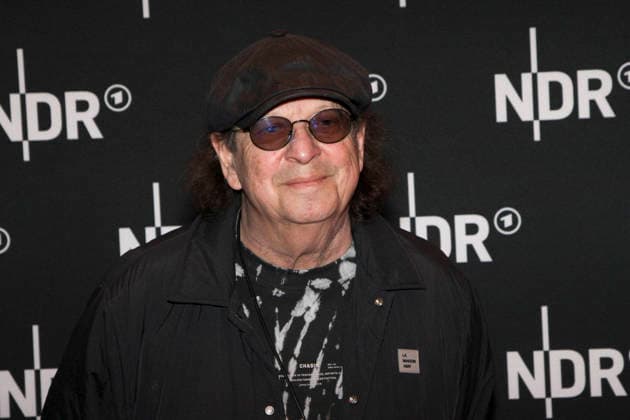 ABB LINDENBERG Jean Jacques Kravetz on the red carpet at the Kino Welt Premiere of ARD Dekou UDO Rebell Rockstar Icon at Astor Filmlounge in Hafencity on April 28, 2026 in Hamburg Hamburg Germany