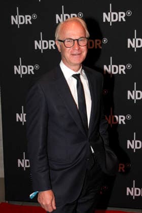 ABB LINDENBERG Michael Lehmann on the red carpet at the Kino Welt Premiere of ARD Dekou UDO Rebell Rockstar Icon at Astor Filmlounge in Hafencity on April 28, 2026 in Hamburg Hamburg Germany